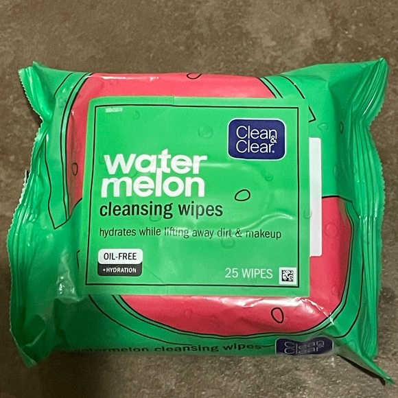 🔴4/$15 BUNDLE ONLY🔴 Clean And Clear Wipes - Picture 1 of 2